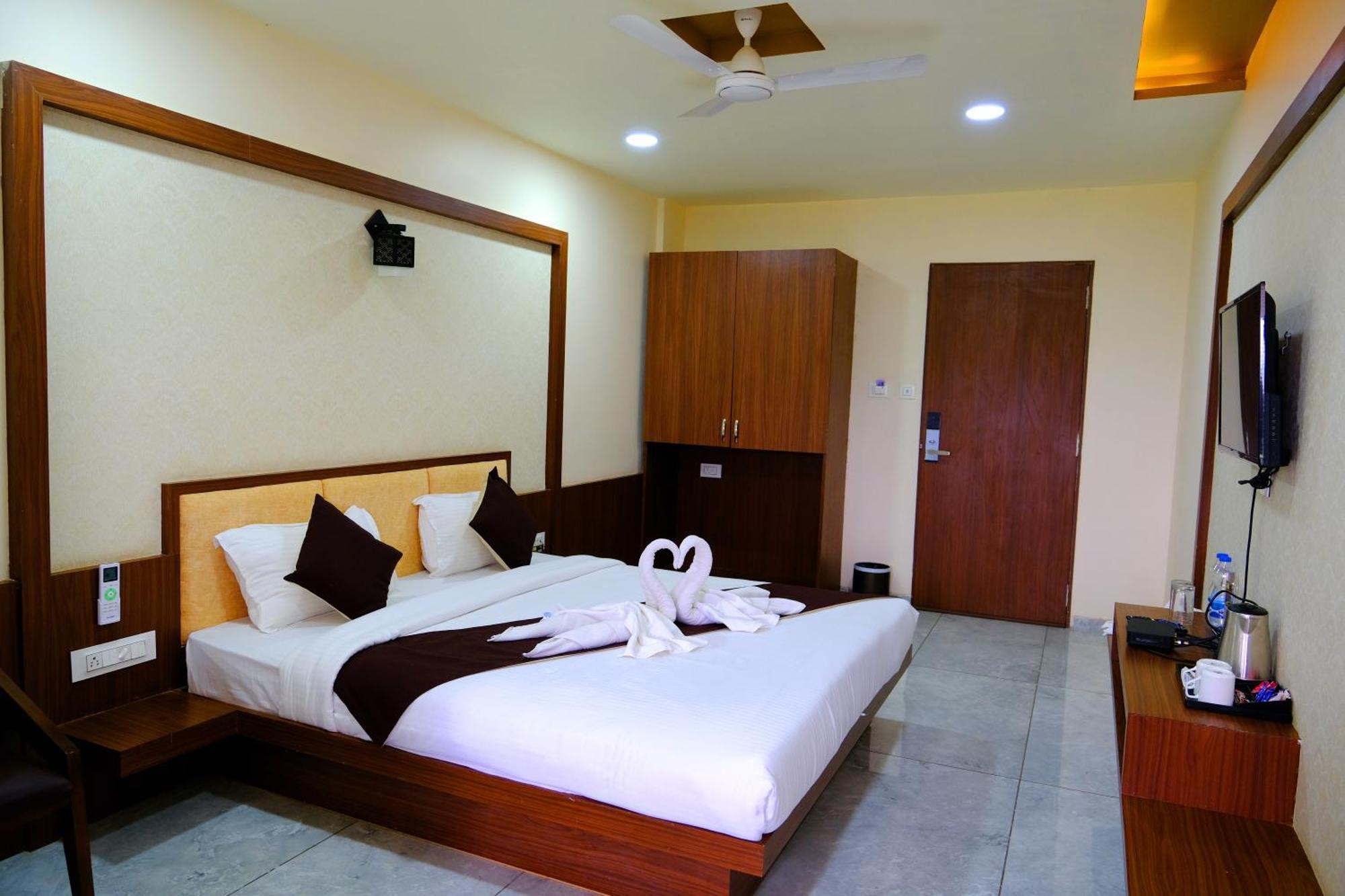 Hotel Sai Inn Rajpipla Luaran gambar