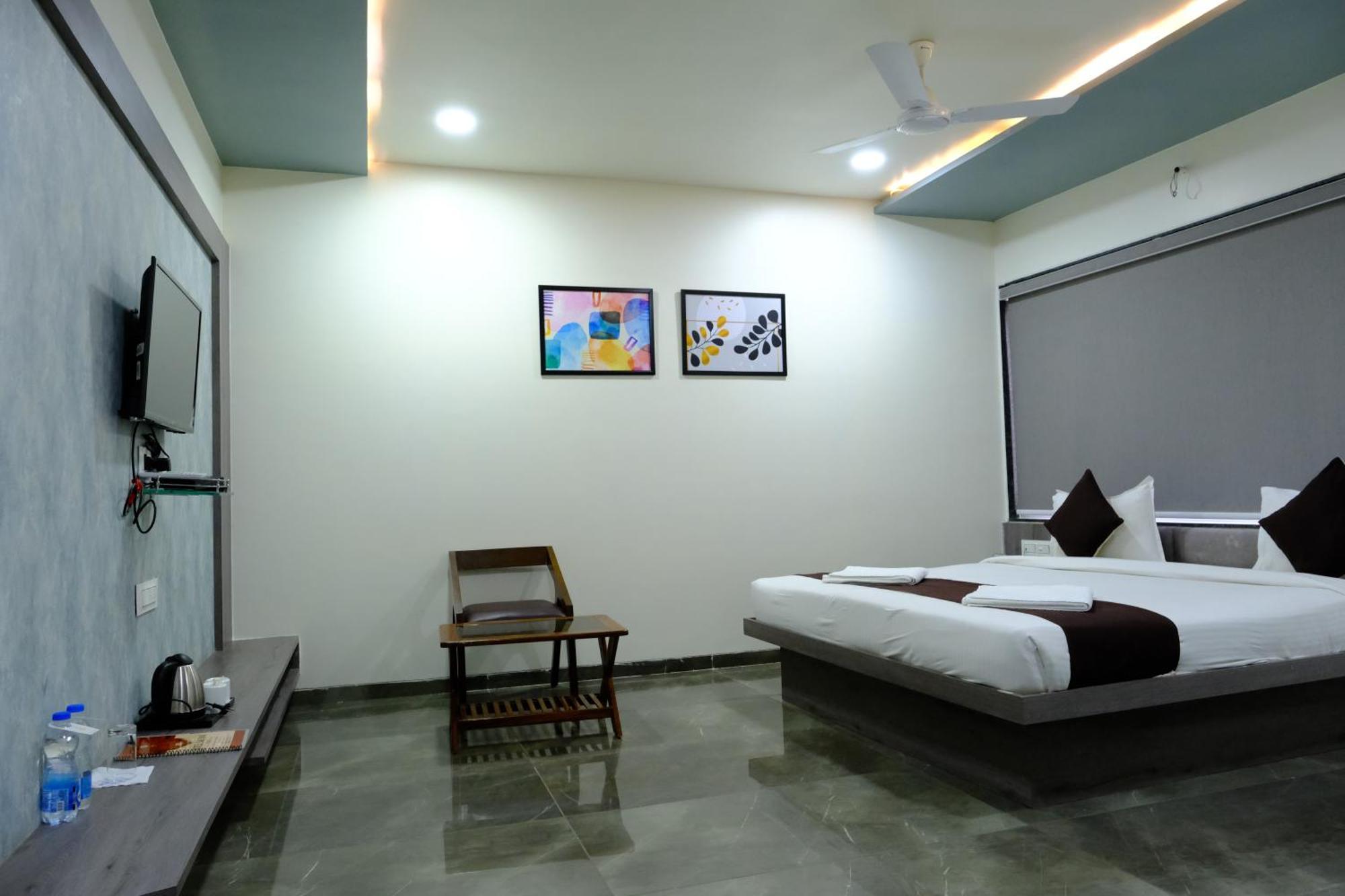 Hotel Sai Inn Rajpipla Luaran gambar