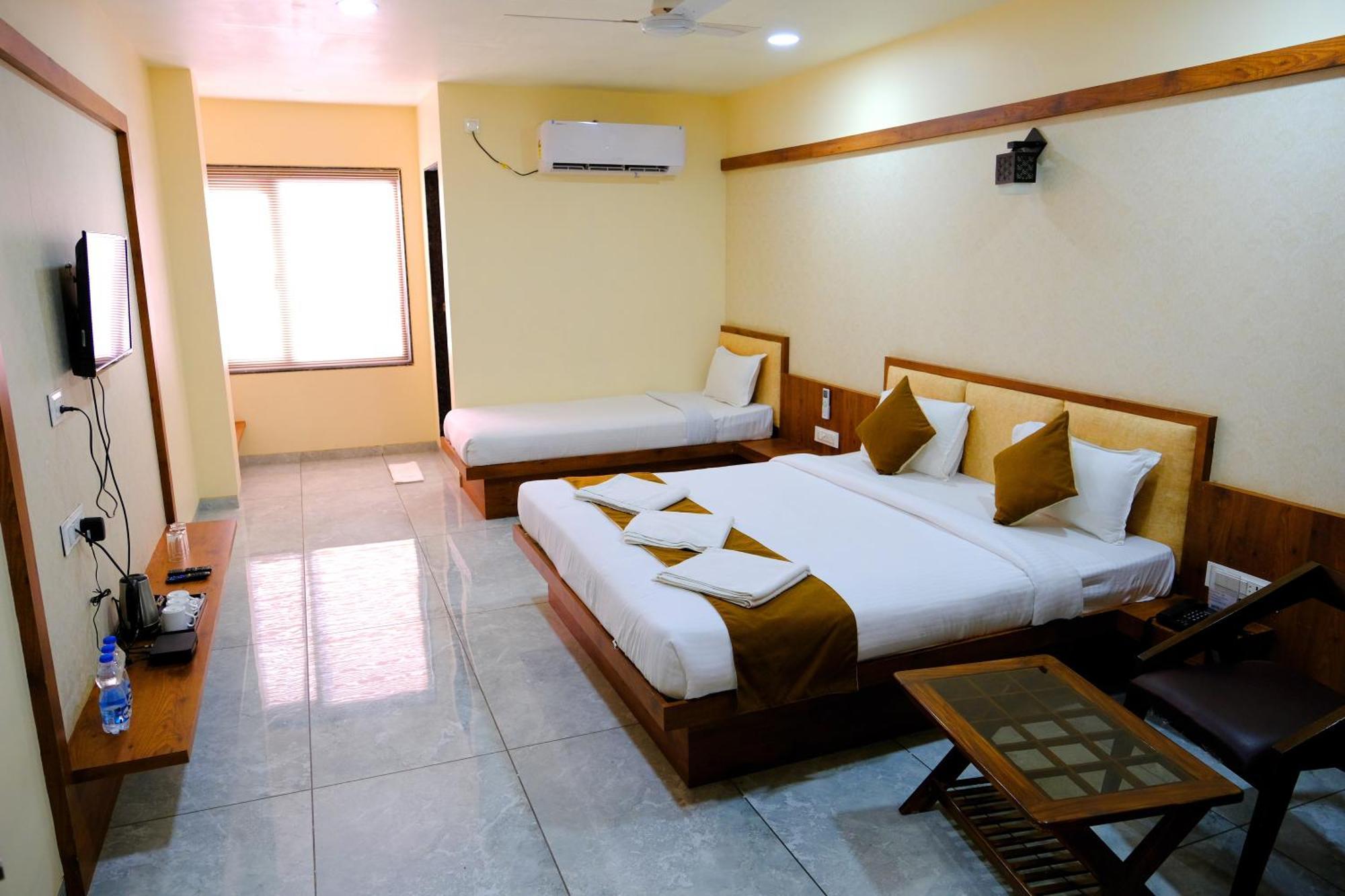 Hotel Sai Inn Rajpipla Luaran gambar